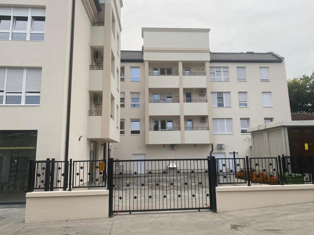 Apartman Mdb Lux Subotica Exterior foto